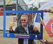 Un fan și o fotografie specială. Foto: Eduard Apostol (GSP)