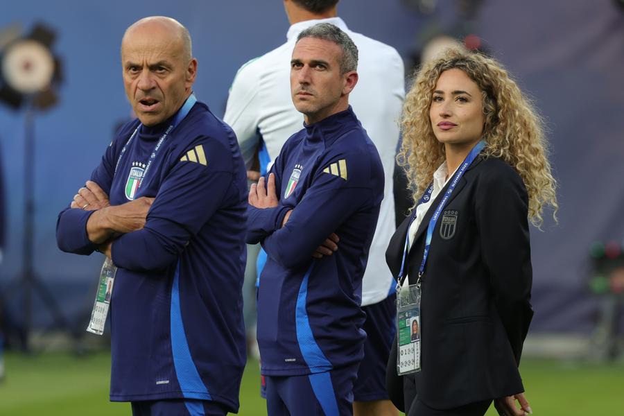 Italia a venit cu nutriționistul la meciul contra României. Cine e Maria Luisa Cravana Lor nu le pasă de EURO? 6 detalii surprinse de GSP la Italia U21 - România U21 + Cine a venit la Louis Munteanu după meci