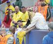 Jucătorii României U21, consolați de mame și iubite după înfrângerea cu Italia