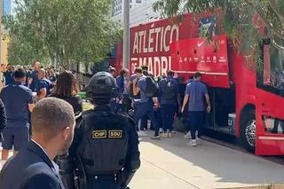 Atletico Madrid, la câțiva metri de protestele violente împotriva lui Donald Trump, în Los Angeles » Clădire atacată cu pietre