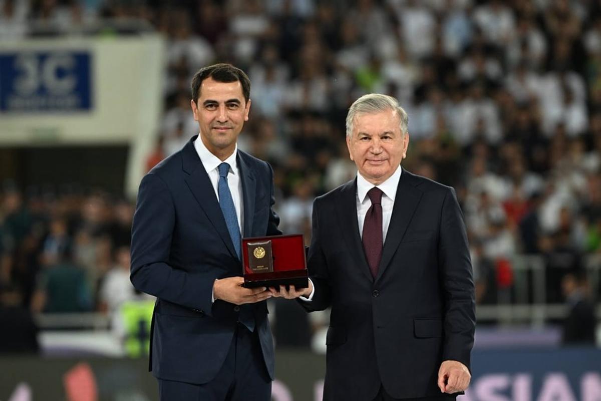 Jucătorii din Uzbekistan au primit primă câte o mașină surpriză pentru calificarea la Mondial! Ce model neașteptat a ales președintele țării