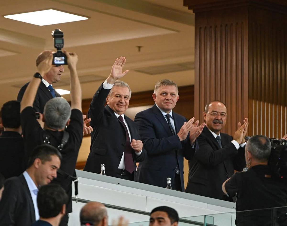Jucătorii din Uzbekistan au primit primă câte o mașină surpriză pentru calificarea la Mondial! Ce model neașteptat a ales președintele țării