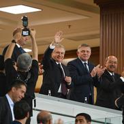 Președintele Uzbekistanului, Shavkat Mirziyoyev (cu mâna ridicată). Foto: Instagram