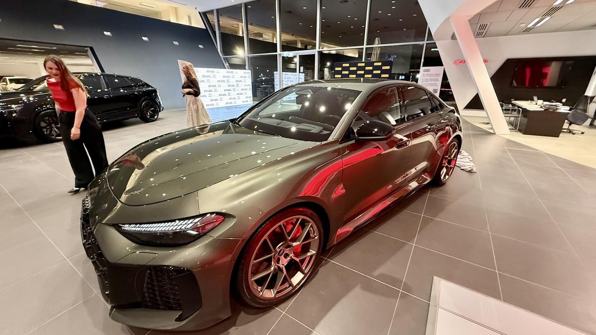Vor să dea lovitura cu noul Audi RS 5 » Avem primele imagini cu modelul ajuns în secret în România!