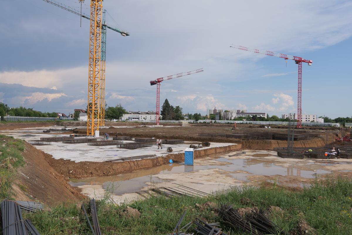 Se construiește stadionul viitorului în România » Va funcționa exclusiv cu energie regenerabilă: GSP a vizitat șantierul unde se muncește la 30 de grade!