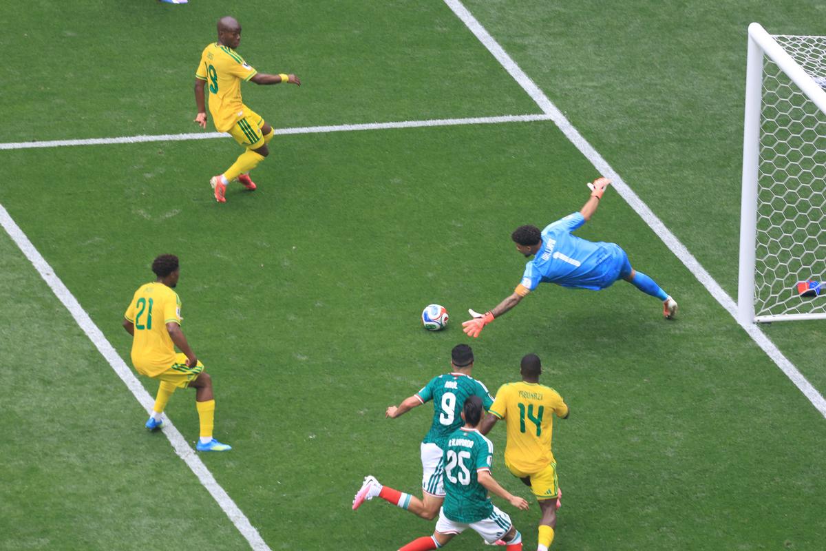 Mexic a învins Africa de Sud în deschiderea Campionatului Mondial
