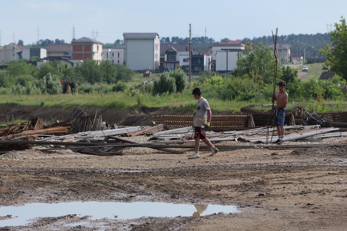 Se construiește stadionul viitorului în România » Va funcționa exclusiv cu energie regenerabilă: GSP a vizitat șantierul unde se muncește la 30 de grade!