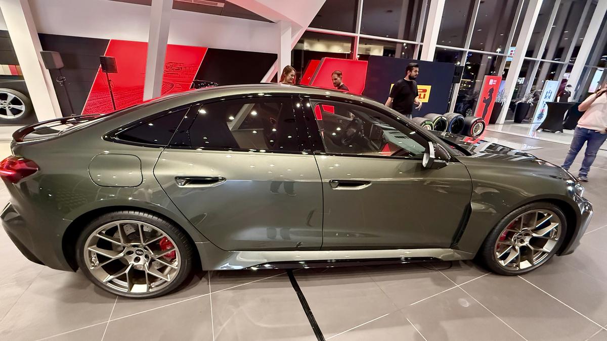 Vor să dea lovitura cu noul Audi RS 5 » Avem primele imagini cu modelul ajuns în secret în România!