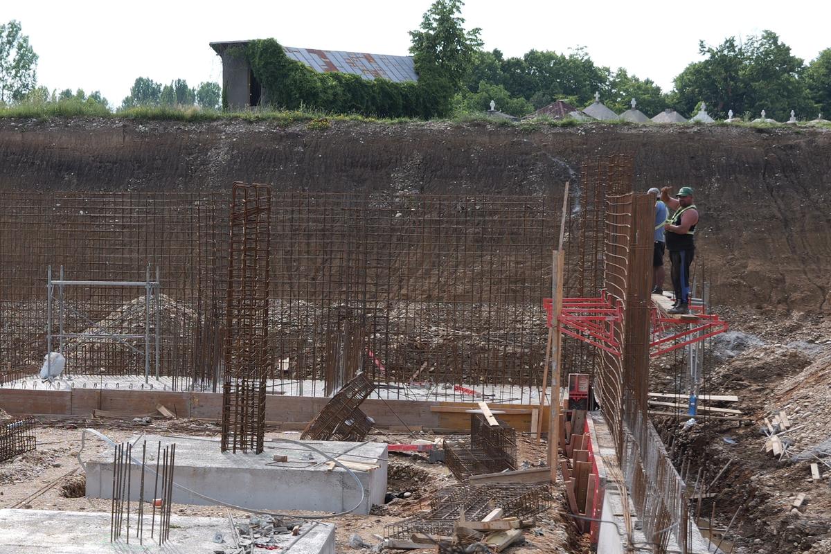 Se construiește stadionul viitorului în România » Va funcționa exclusiv cu energie regenerabilă: GSP a vizitat șantierul unde se muncește la 30 de grade!