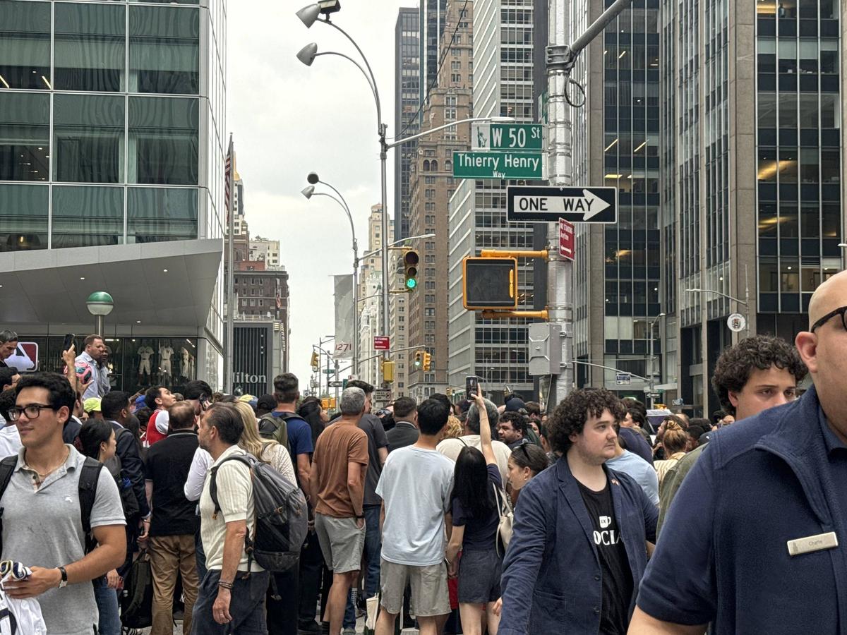 Înainte de Mondial, Thierry Henry a primit o stradă cu numele său în New York + Pe cine vede favorită la câștigarea turneului