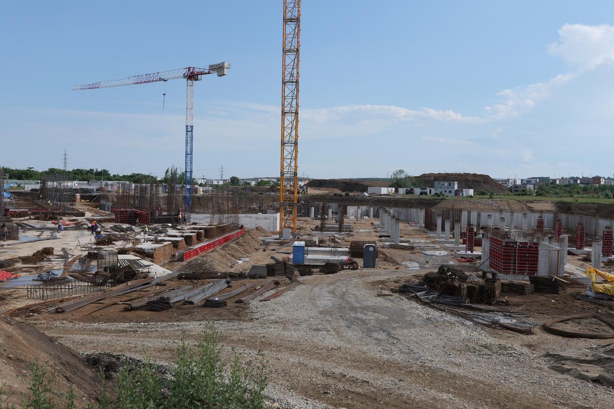 Se construiește stadionul viitorului în România » Va funcționa exclusiv cu energie regenerabilă: GSP a vizitat șantierul unde se muncește la 30 de grade!