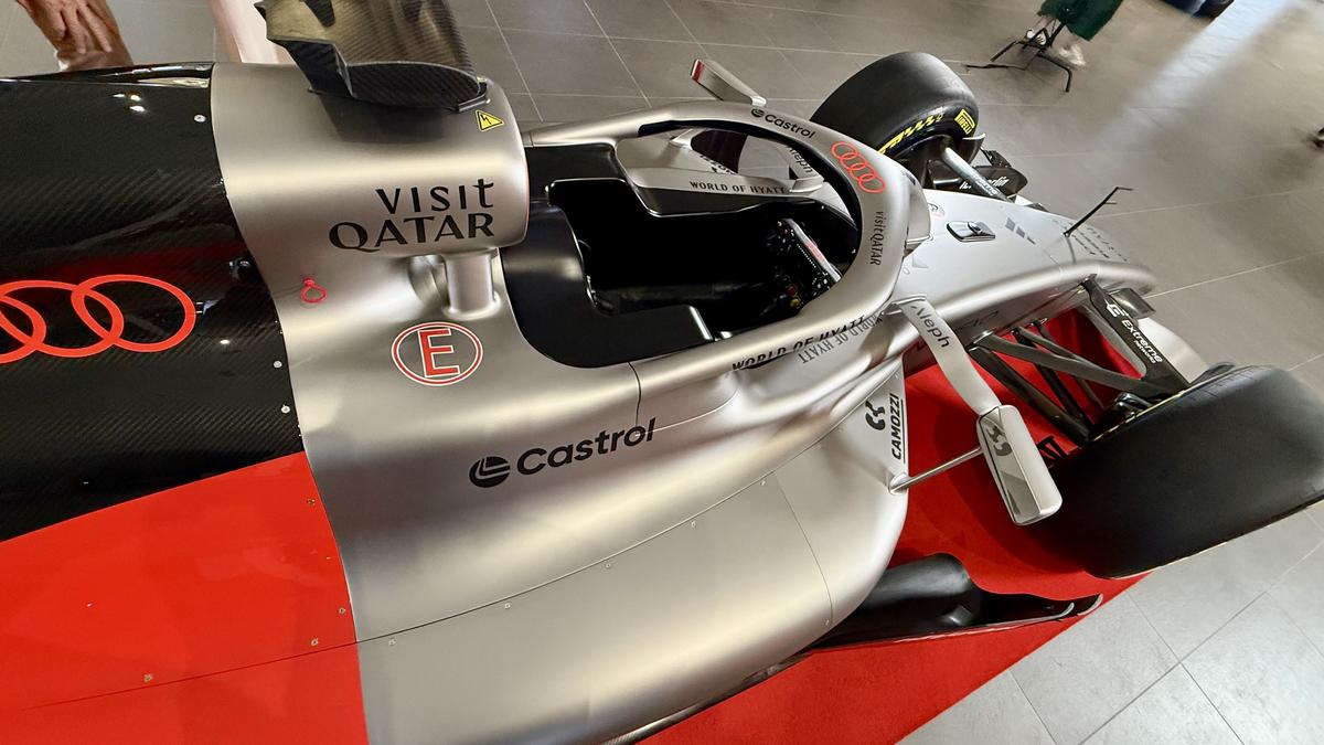 Monopostul Audi R26 de Formula 1 a fost adus la București » Unde poate fi văzută mașina constructorului german