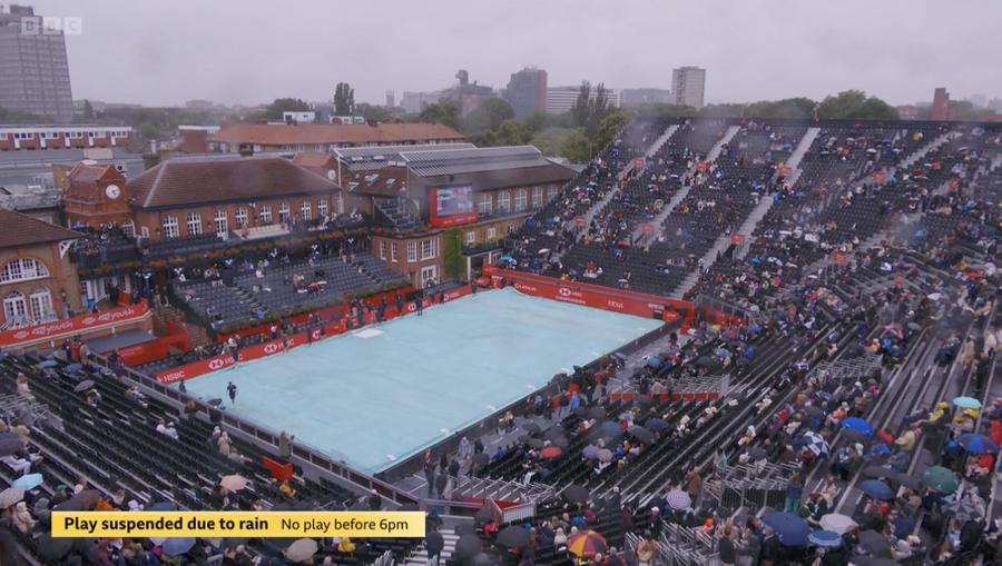 Emma Răducanu o învinge din nou pe iarbă pe Sorana Cîrstea, 6-4, 6-2 în duelul din turul secund al turneului WTA 500 de la Queen’s!