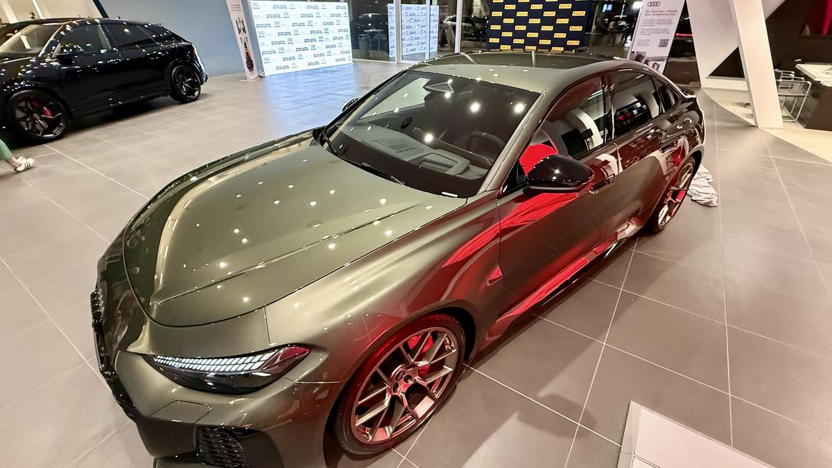 Vor să dea lovitura cu noul Audi RS 5 » Avem primele imagini cu modelul ajuns în secret în România!