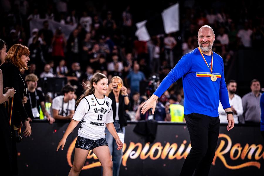 Mihai Silvășan, după al 10-lea sezon pe banca lui U-BT Cluj-Napoca: „Vulnerabilitatea nu e o slăbiciune” » Interviu cu antrenorul alb-negrilor