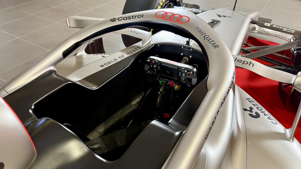 Monopostul Audi R26 de Formula 1 a fost adus la București » Unde poate fi văzută mașina constructorului german
