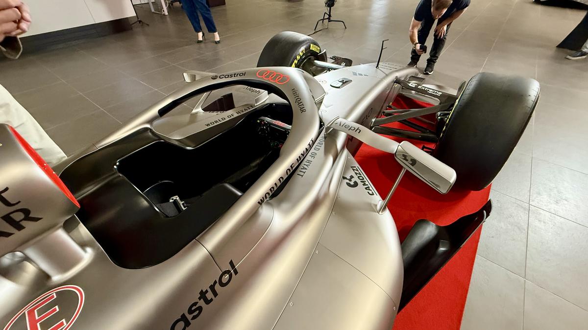 Monopostul Audi R26 de Formula 1 a fost adus la București » Unde poate fi văzută mașina constructorului german