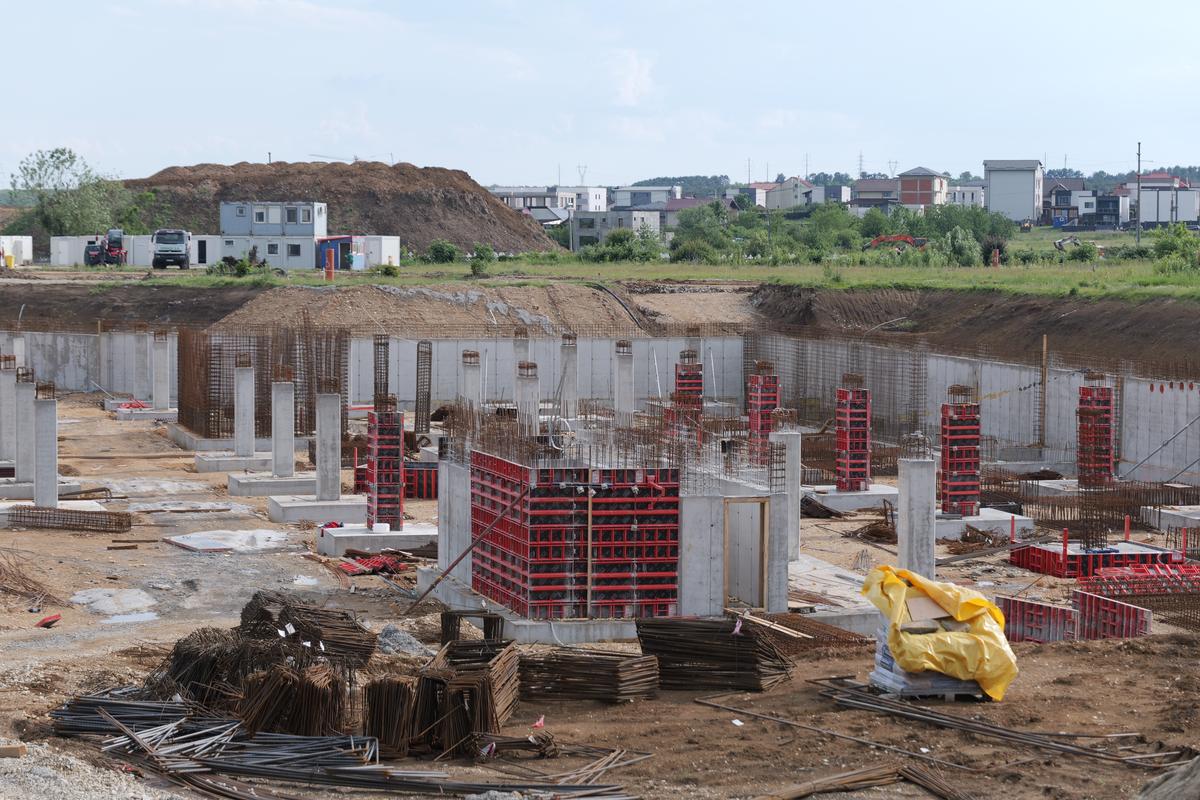 Se construiește stadionul viitorului în România » Va funcționa exclusiv cu energie regenerabilă: GSP a vizitat șantierul unde se muncește la 30 de grade!