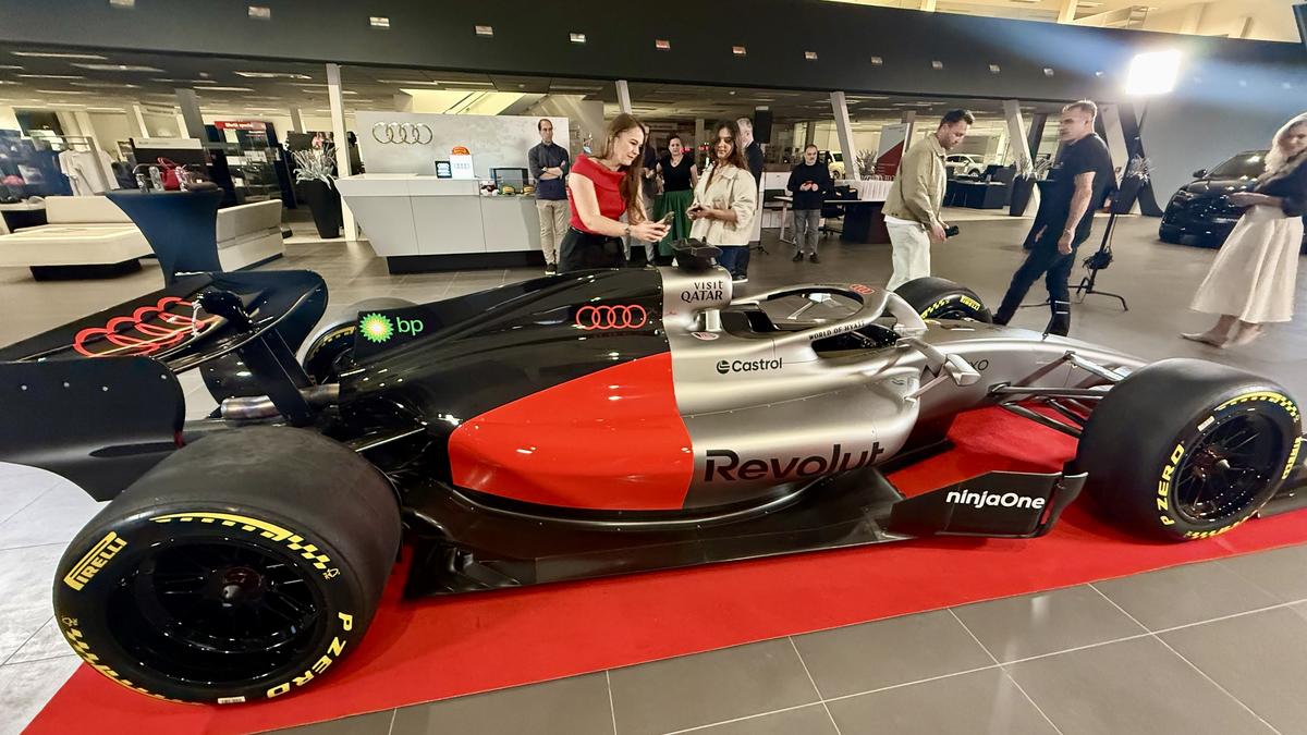 Monopostul Audi R26 de Formula 1 a fost adus la București » Unde poate fi văzută mașina constructorului german