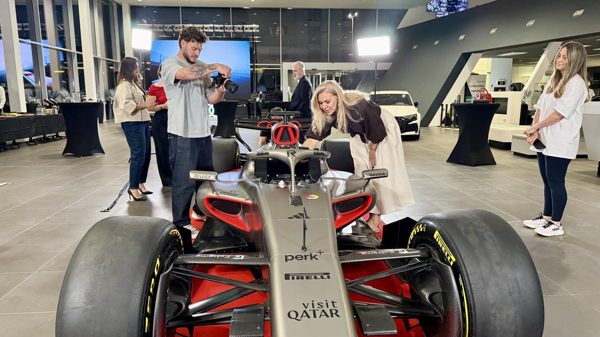 Monopostul Audi R26 de Formula 1 a fost adus la București » Unde poate fi văzută mașina constructorului german