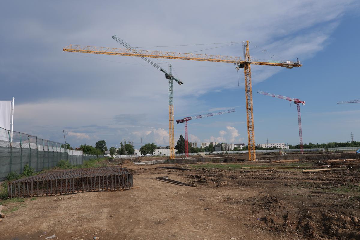 Se construiește stadionul viitorului în România » Va funcționa exclusiv cu energie regenerabilă: GSP a vizitat șantierul unde se muncește la 30 de grade!