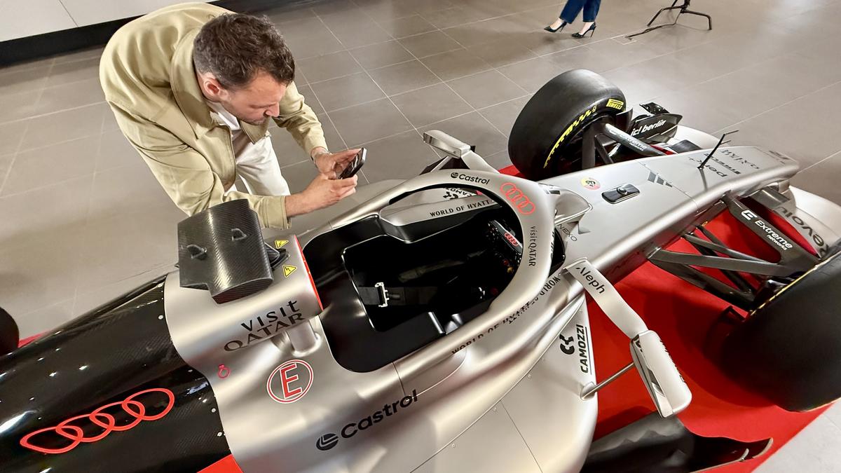Monopostul Audi R26 de Formula 1 a fost adus la București » Unde poate fi văzută mașina constructorului german