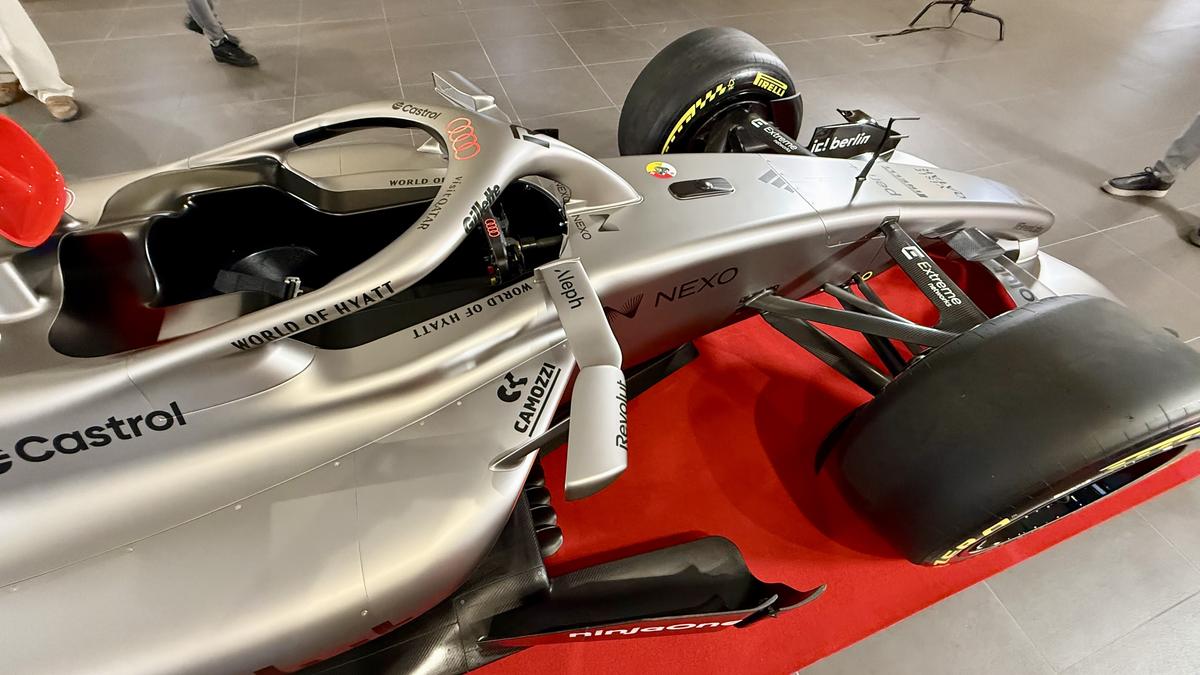 Monopostul Audi R26 de Formula 1 a fost adus la București » Unde poate fi văzută mașina constructorului german