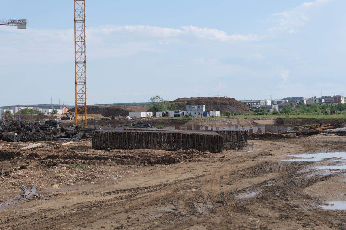 Se construiește stadionul viitorului în România » Va funcționa exclusiv cu energie regenerabilă: GSP a vizitat șantierul unde se muncește la 30 de grade!