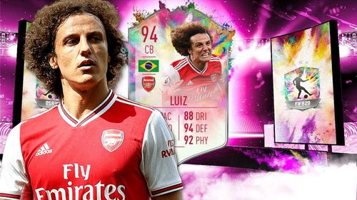 Brazilianul David Luiz de la Arsenal este ultimul star care a primit un card spectaculos în cadrul campaniei Summer Heat.