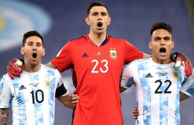 „Am vrut să-l ajutăm pe Messi să câștige trofeul. Acum merg să-mi îmbrățișez fetița” » Povestea emoționantă a lui Emiliano Martinez, eroul Argentinei din semifinale