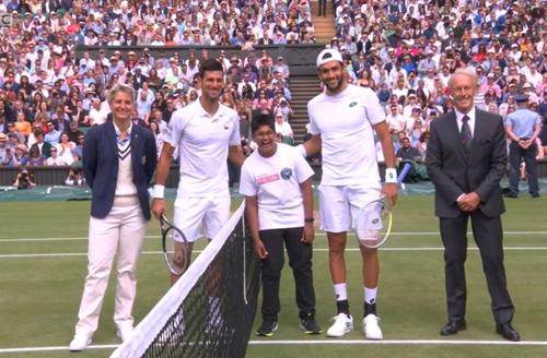 Marija Cicak este prima femeie care arbitrează o finală de simplu masculin la Wimbledon! Urmărește AICI desfășurarea meciului Novak Djokovic (34 de ani, 1 ATP) - Matteo Berrettini (25 de ani, 9 ATP)!