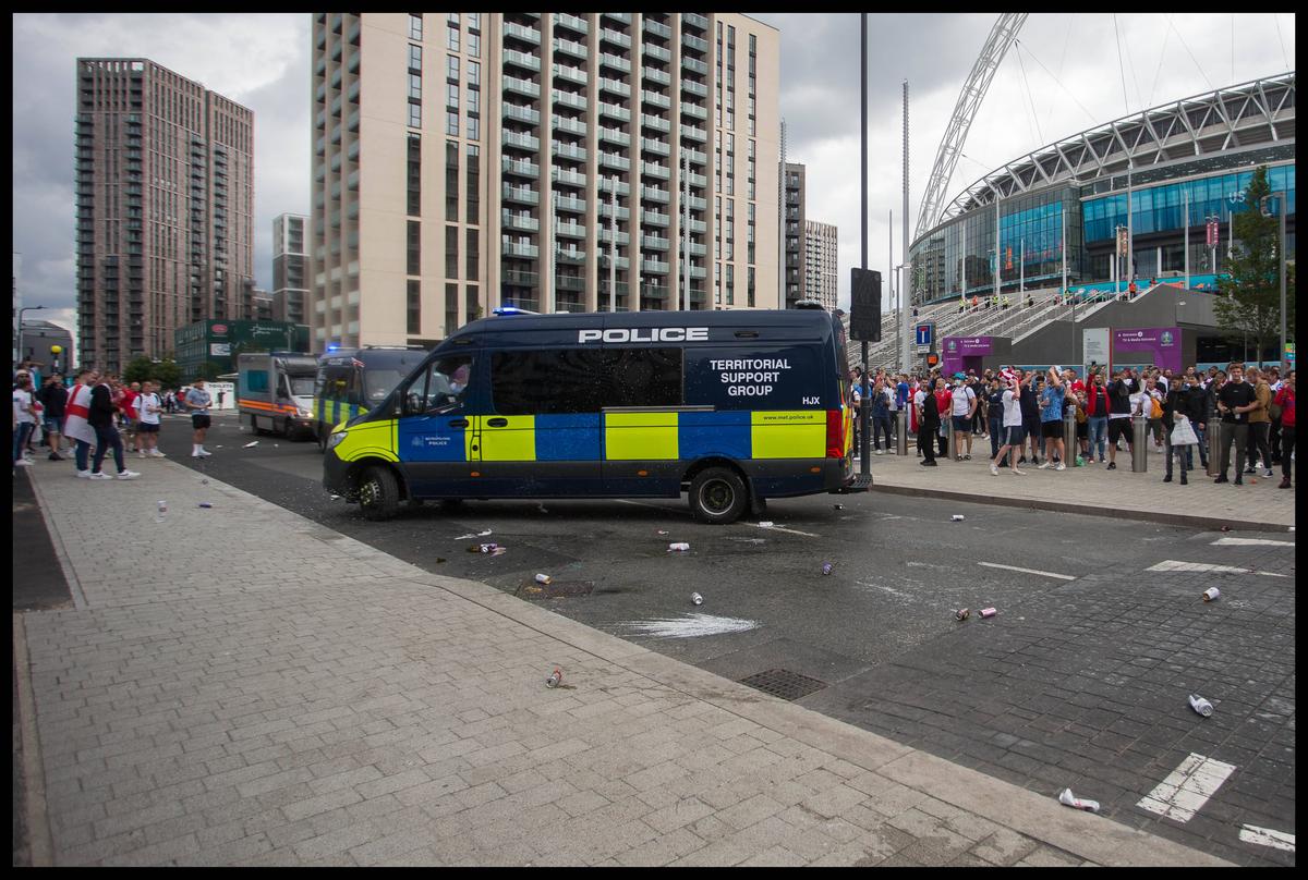 Anglia, sancționată de UEFA după haosul de la finala Euro! Fanii au vrut să invadeze Wembley-ul și s-au bătut cu stewarzii