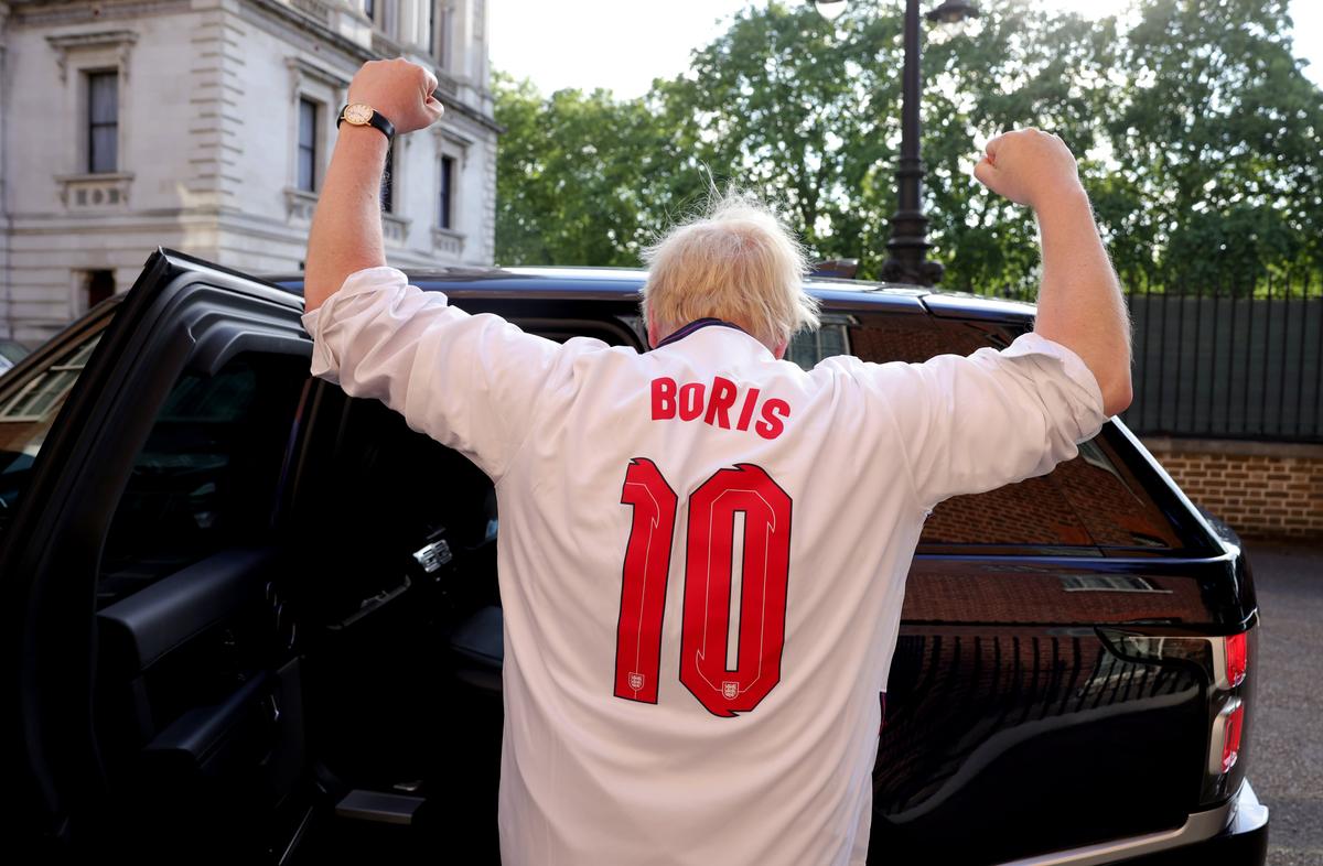 Notă discordantă pe Wembley + controversă cu președintele FIFA » A fost și Răzvan Burleanu în tribune