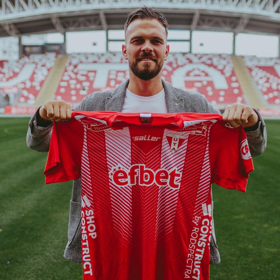 Orhan Ademi/ foto Facebook @UTA Arad Concurență pentru Keșeru » UTA a transferat un atacant din Germania