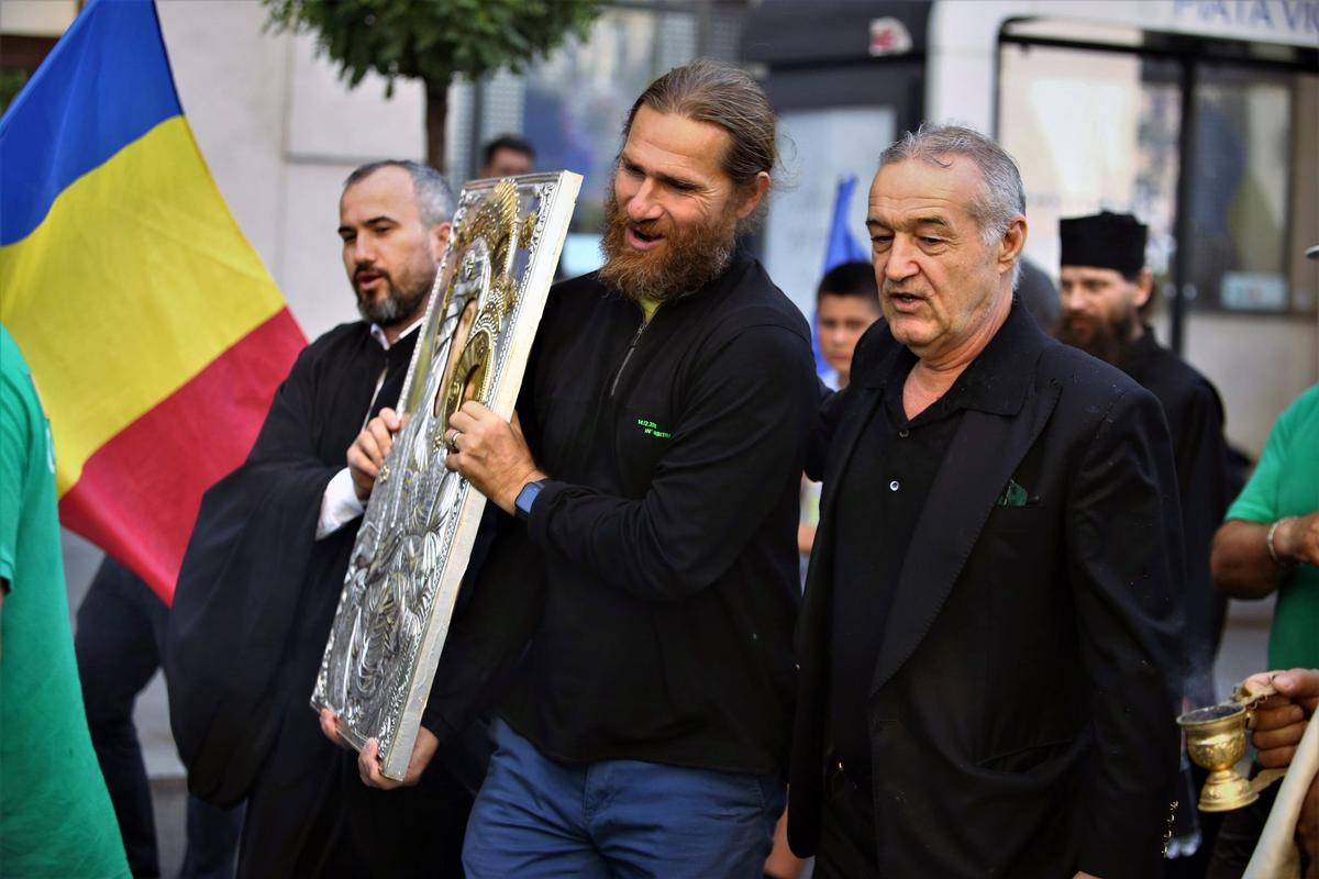 Gigi Becali, protest după „Bucharest Pride” / FOTO: Dumitru Angelescu (Libertatea)