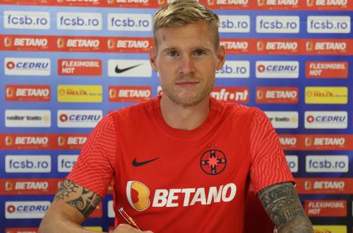 FCSB l-a prezentat azi pe fundașul estonian Joonas Tamm (30 de ani). Mihai Rotaru, finanțatorul rivalei CS Universitatea Craiova, spune că stoperul i-a fost propus și lui.