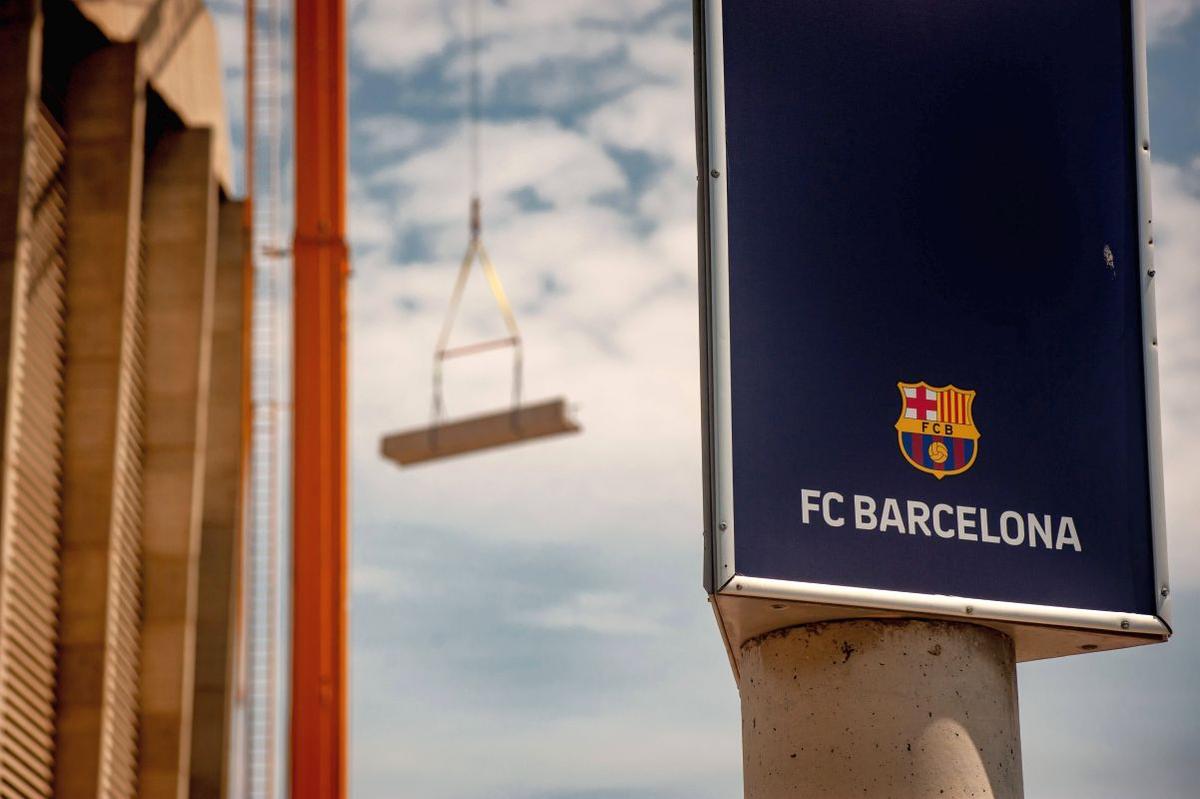 Excavatoarele, în acțiune pe Camp Nou » Imagini impresionante de la demolarea celebrului stadion! Unde va juca Barcelona