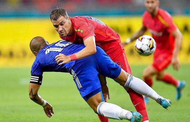 Situație stranie la FCU Craiova - FCSB: sunt adversari, dar dorm împreună!