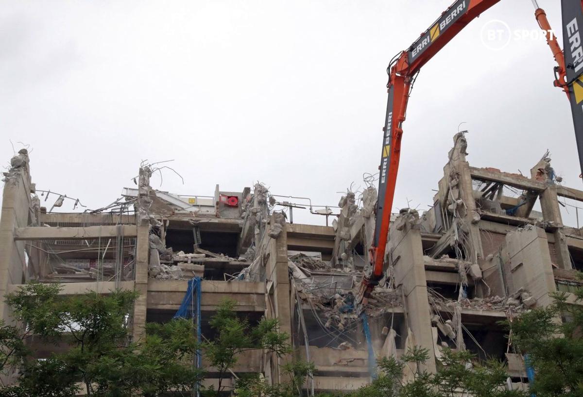 Excavatoarele, în acțiune pe Camp Nou » Imagini impresionante de la demolarea celebrului stadion! Unde va juca Barcelona