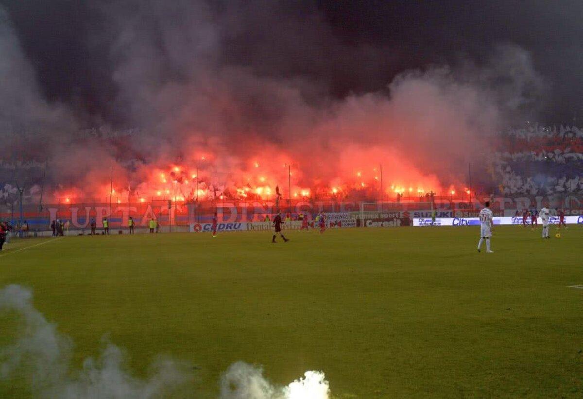 Imagini senzaționale de la ultimul FCSB - Dinamo jucat în Ghencea » Scenografii de senzație și ipostaze unice cu Halep, Mihai Stoica și arbitrul Alexandru Tudor
