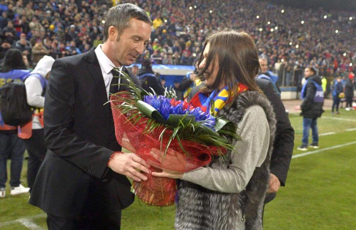 Imagini senzaționale de la ultimul FCSB - Dinamo jucat în Ghencea » Scenografii de senzație și ipostaze unice cu Halep, Mihai Stoica și arbitrul Alexandru Tudor