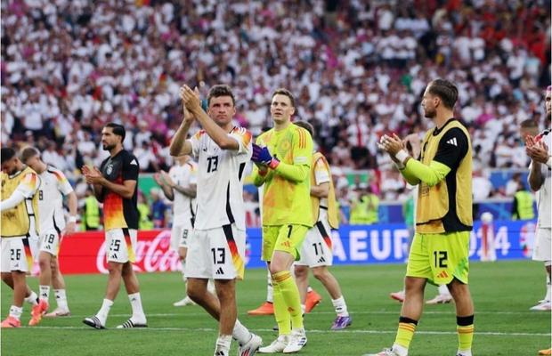 A spus „La revedere” Germaniei! Suporterii sunt triști: „Messi pentru noi”