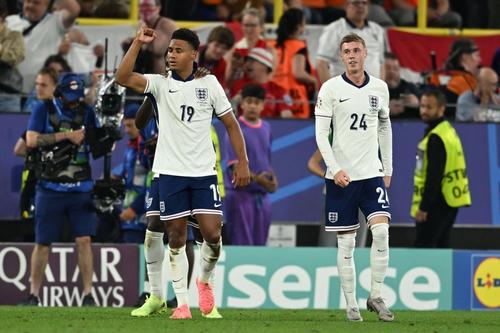 Watkins și Palmer au intrat decisiv în Olanda - Anglia 1-2
