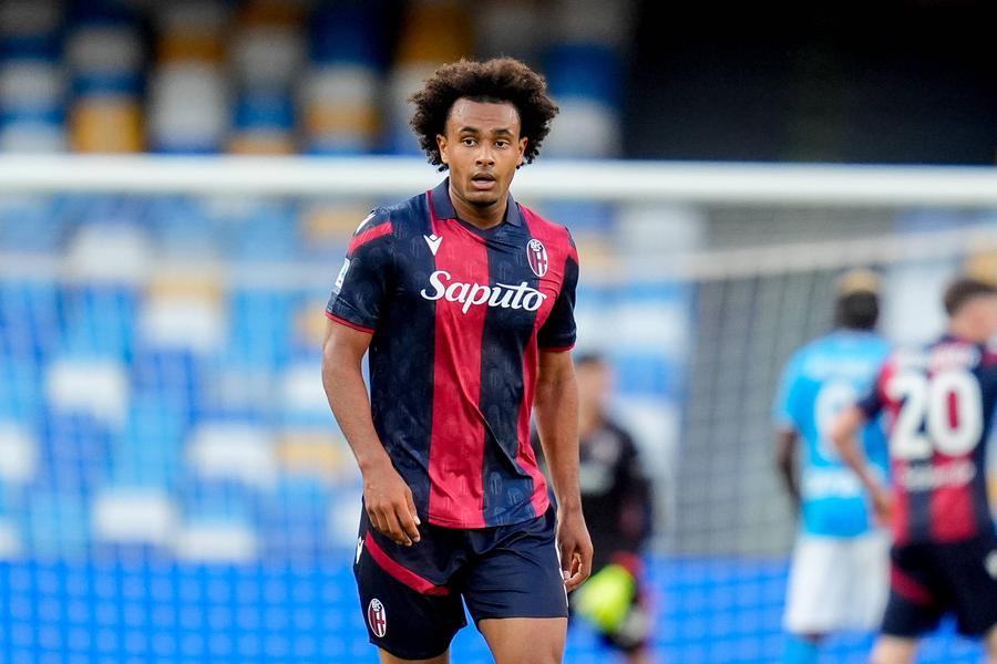 Joshua Zirkzee, în tricoul celor de la Bologna/ foto: Imago Images Semifinalistul EURO 2024 a prins transferul carierei » 40 de milioane de euro plătite de Manchester United