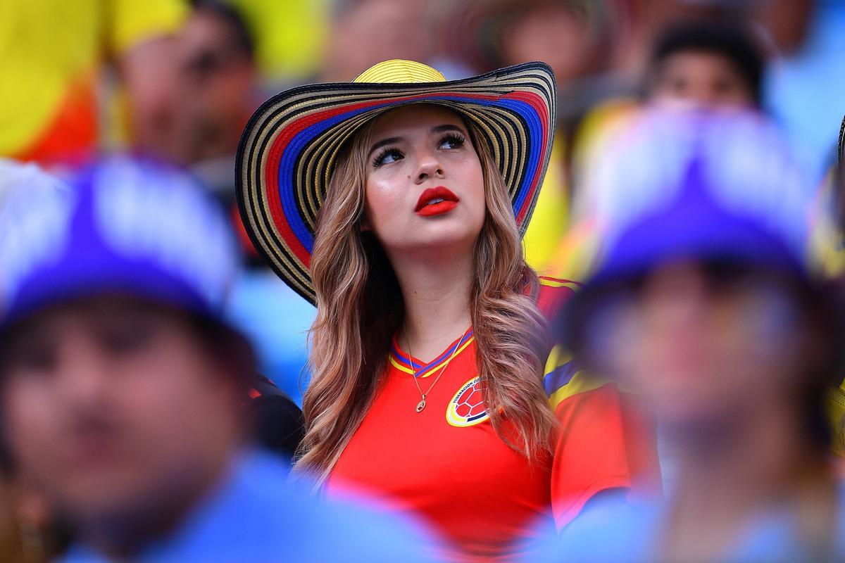Miss Columbia în tribune la Copa America » Au atras toate privirile printre cei 70.000 de spectatori prezenți la semifinala din Charlotte