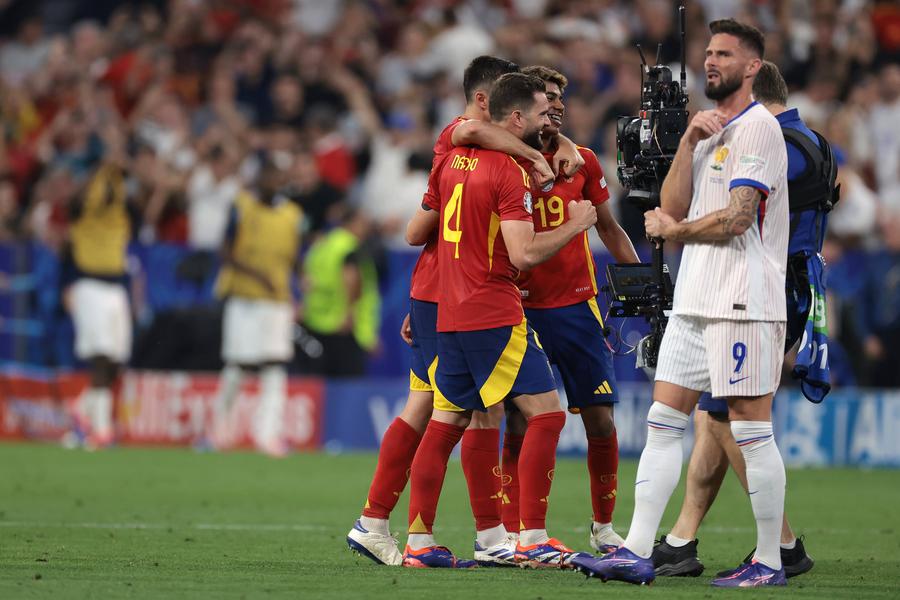 Olivier Giroud a jucat ultimul meci în tricoul naționalei Franței / FOTO: Imago 5 bune, 5 rele din semifinalele Euro 2024 » Jucătorul care a stârnit o criză pe tot Pământul: „Tu ce făceai atunci?” și Jucătorul arogant și „cu gura proastă, care a fost plesnit imediat peste ea!”