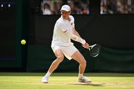 „Cine crede în sport, îl susține pe Novak Djokovic!” » Italienii, revoltați de atitudinea englezilor: „O insultă rușinoasă pentru Jannik Sinner!”