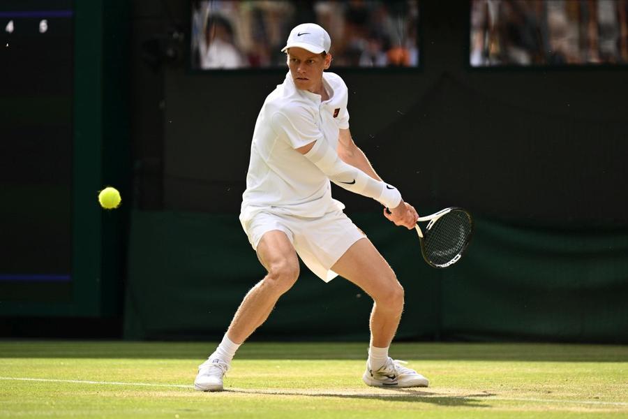Jannik Sinner la Wimbledon 2025 Foto: Guliver/GettyImages Semifinalistul de la Wimbledon, mărturisire sinceră despre Sinner și Alcaraz: „Învăț multe când joc contra lor” + de ce îl preferă pe italian ca adversar
