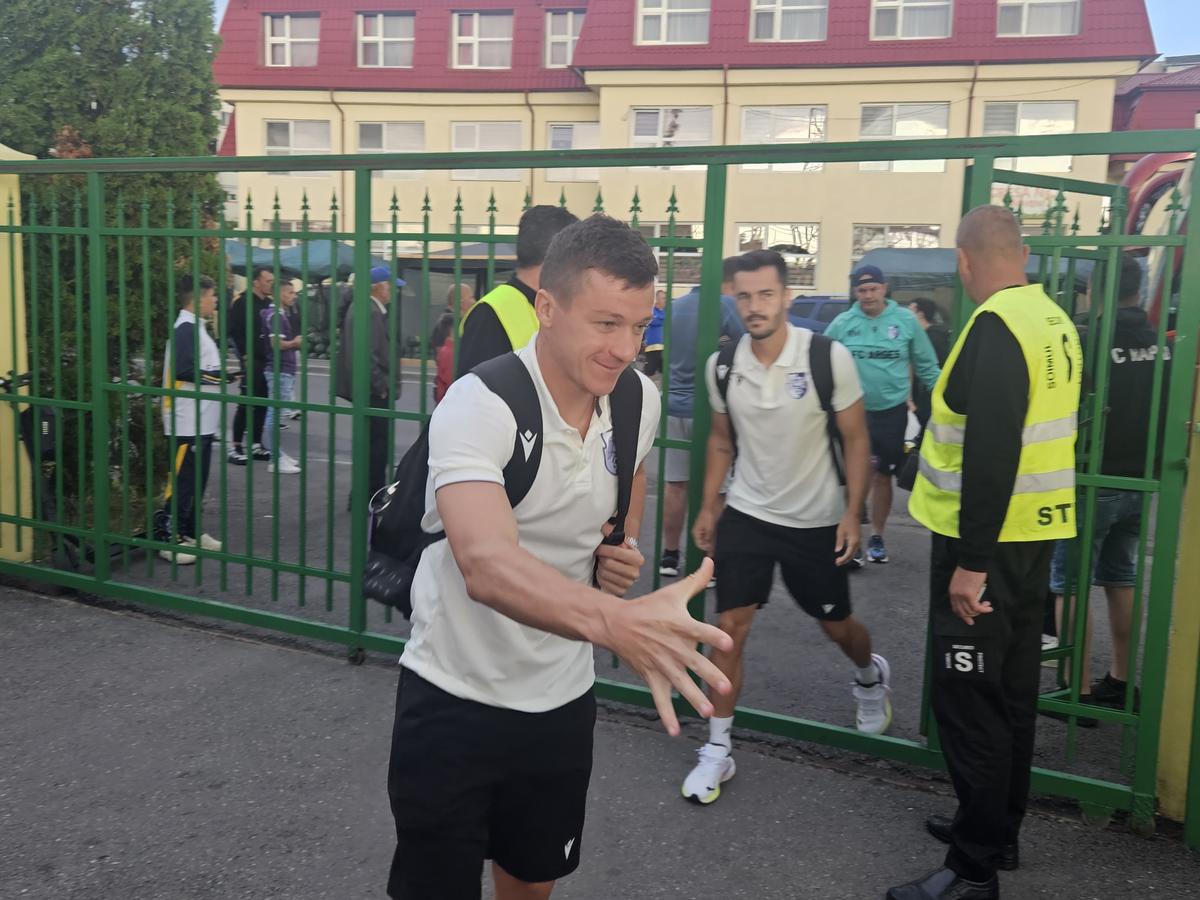FC Argeș, sosire la Mioveni