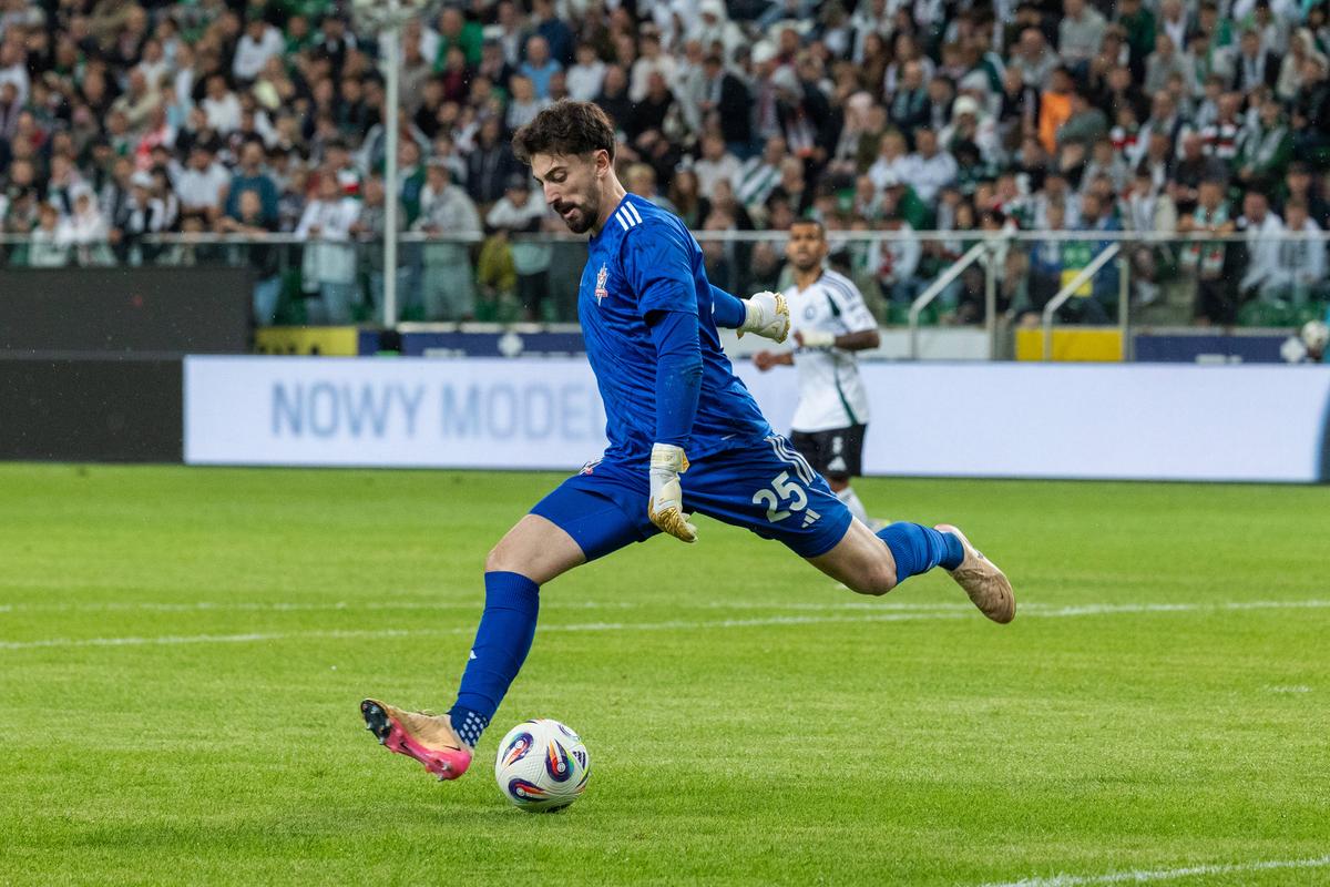 Cum au descris polonezii debutul lui Edward Iordănescu: „Un meci care nu încântă” » Legia, abandonată de suporteri